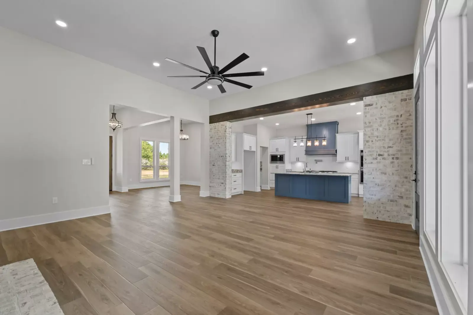 Great room wood beam ceiling in Ocean Springs, MS