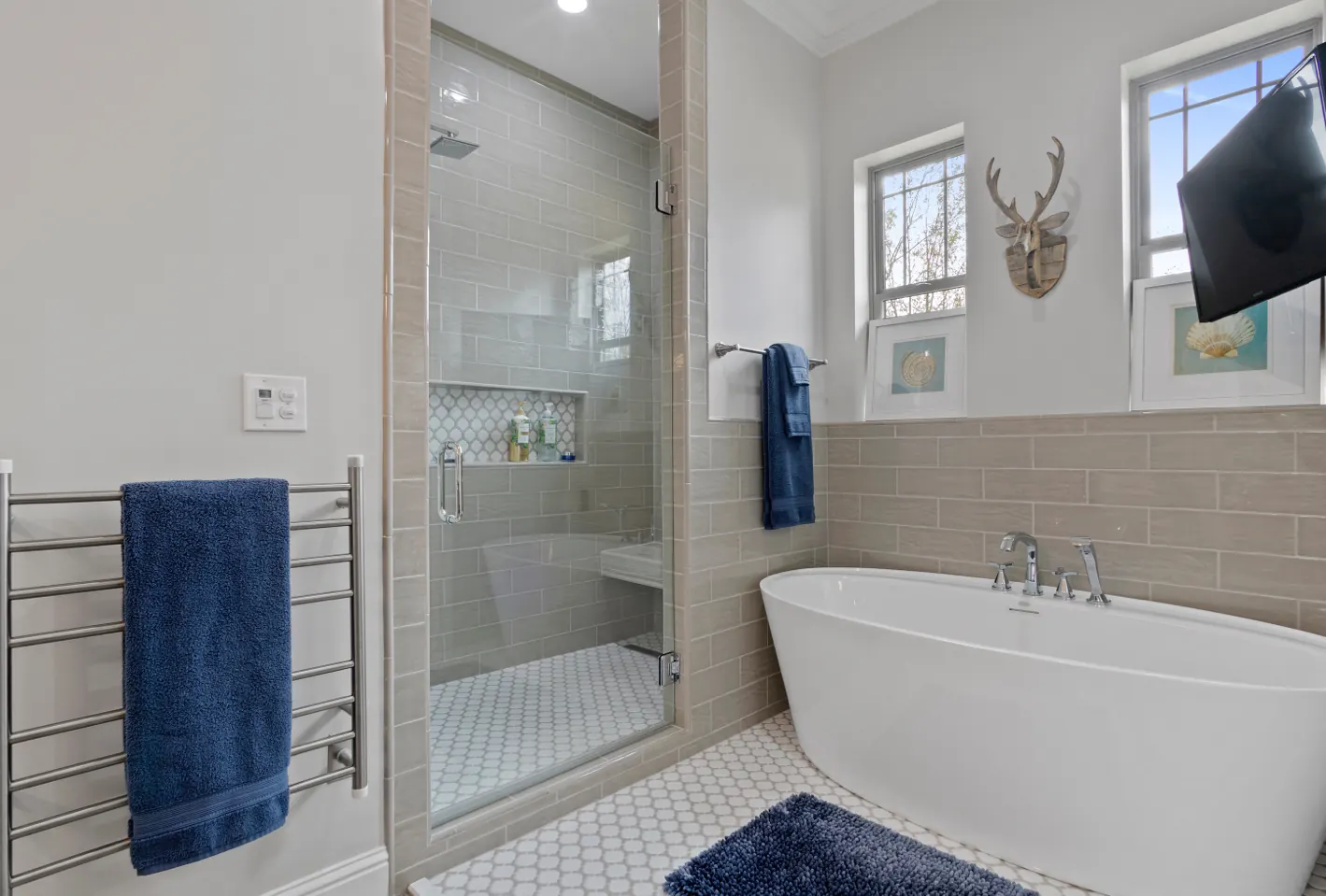 Master bath soaking tub in Gulfport, MS